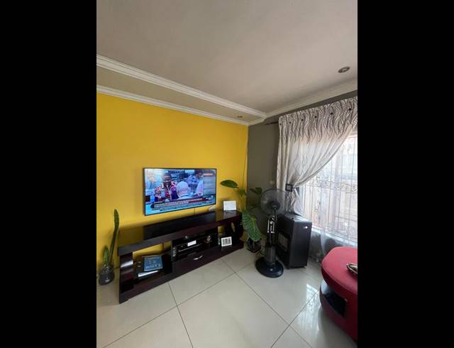 3 BEDROOM PROPERTY TO RENT IN DOBSONVILLE EXT 4
